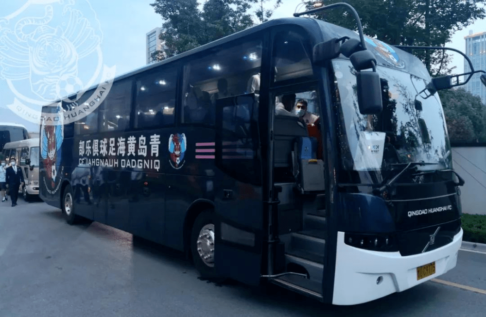 包含青岛黄海客场逆转胜利,三分收入囊中的词条